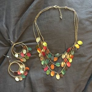 Super cute necklace and earring set